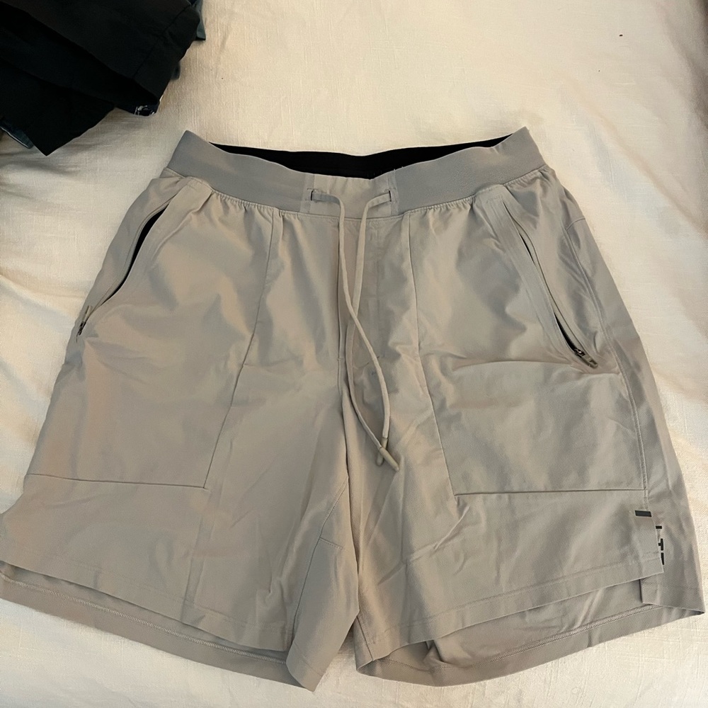 Lululemon License to Train Shorts - size M